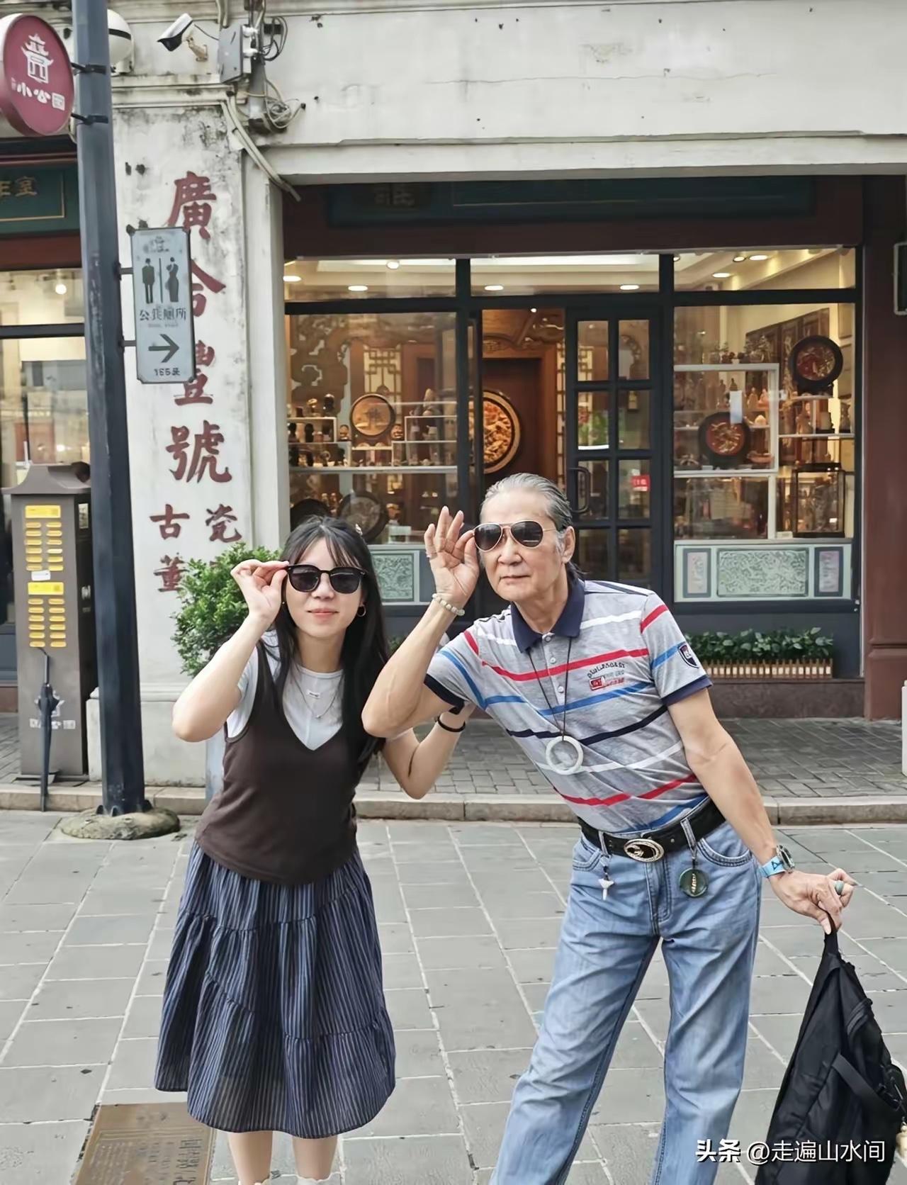 谢贤走了
热度依然很高
有网友就拍到了广东汕头模仿谢贤的网红模仿秀
看了一下，除