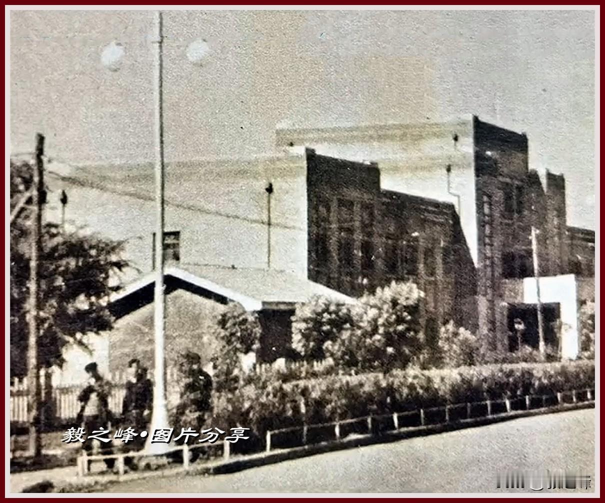 呼和浩特五十年代系列老照片（四）
老呼市印象 继续分享呼和浩特五十年代老建筑旧照