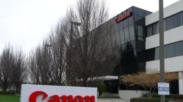 三星、东芝走了，把生产线搬去了越南。
 
阿迪耐克也走了，将工厂搬到了越南，现在