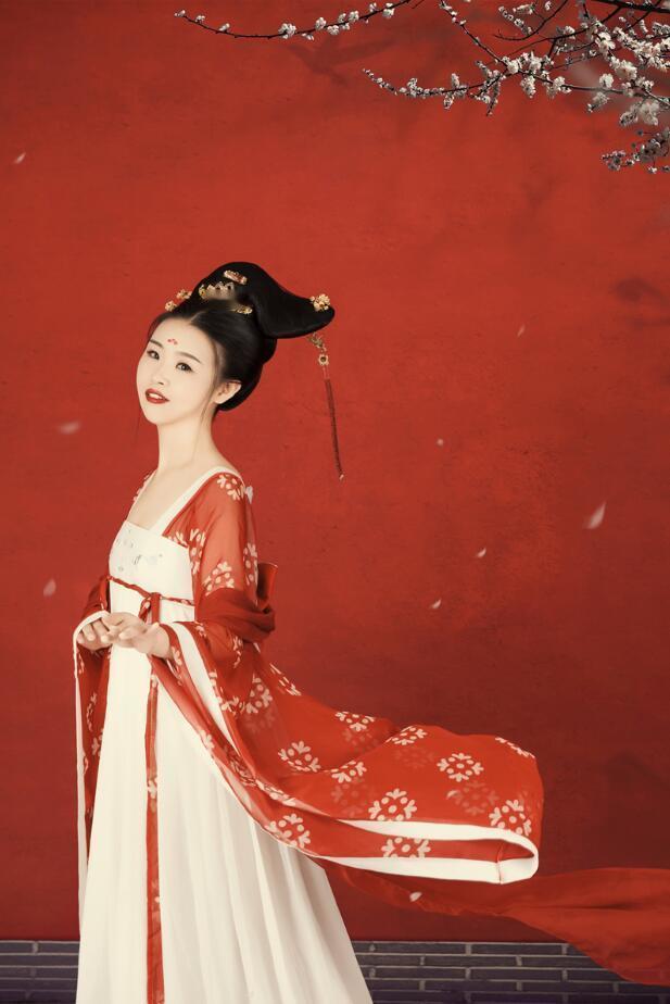 签收二月的温柔，于慢时光里静候花开
当日历翻至二月末尾，这张姗姗来迟的幸运签，宛