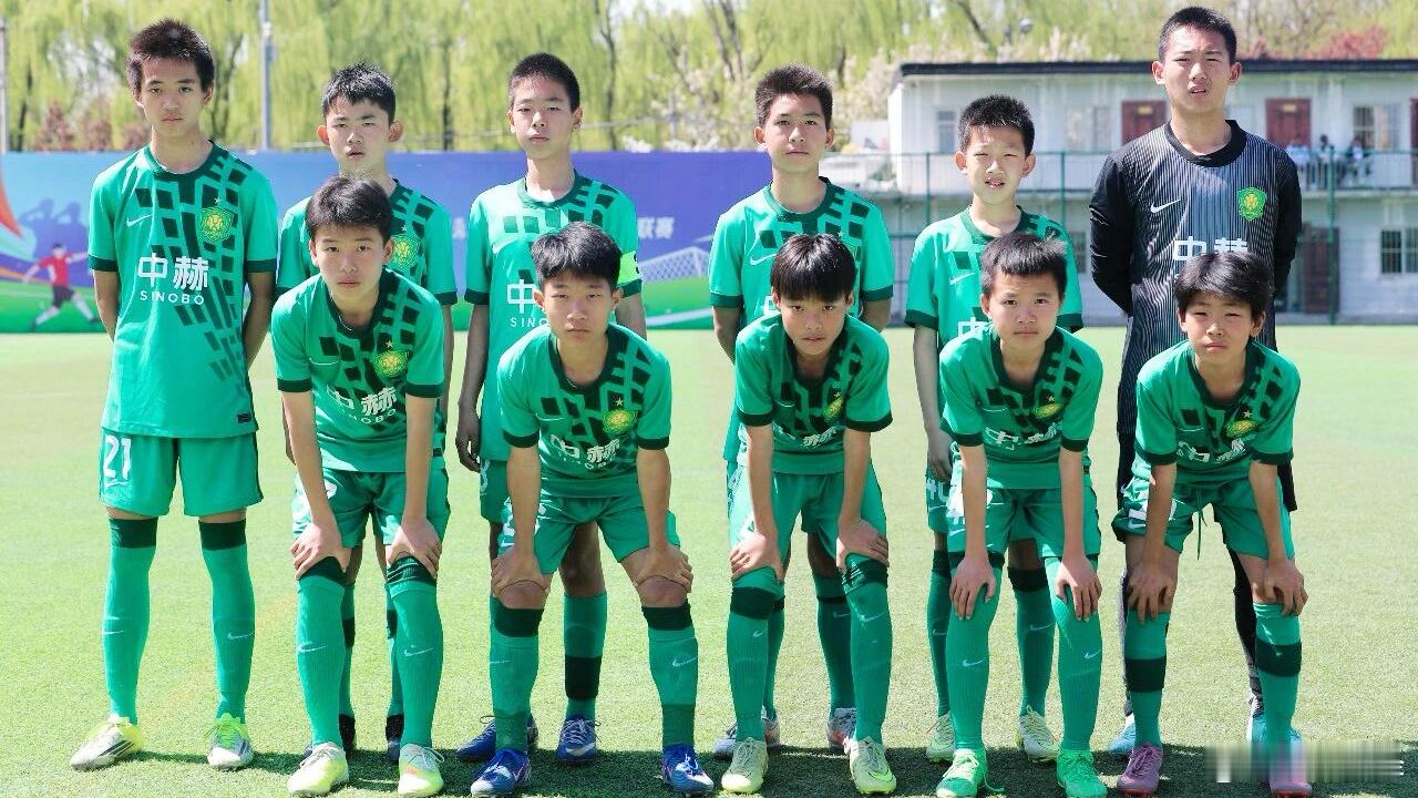 【北京国安青训｜中青赛U13组总决赛第二阶段首轮战罢，国安大胜嗨球少年】北京时间