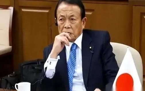 日本政坛要是真有太上皇，麻生太郎说第二没人敢说第一，别以为安倍、岸田这些前首相多