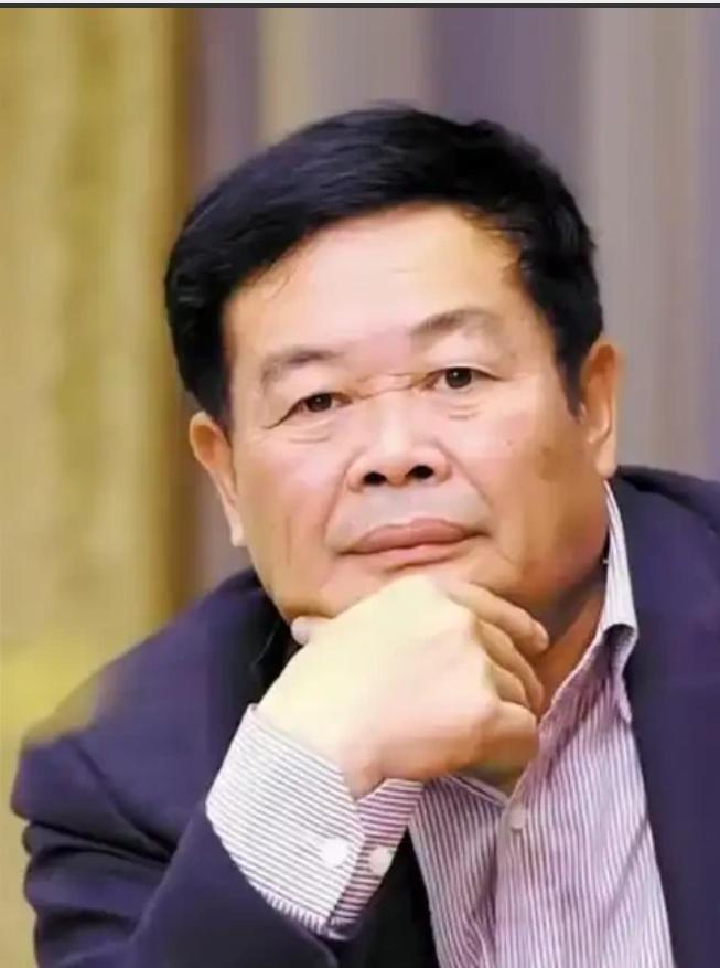 玻璃大王曹德旺在车博会上说道，我喜欢宾利，400多万，太贵！我坐不起，可他转身却