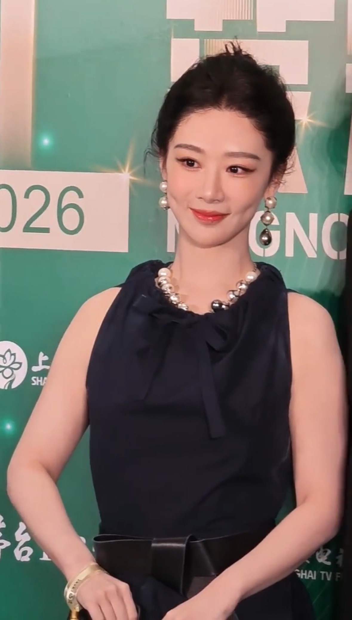 杨幂杨紫白玉兰提名晚宴红毯生图一部生万物 一部生命树女演员都是带着过硬的作品去的