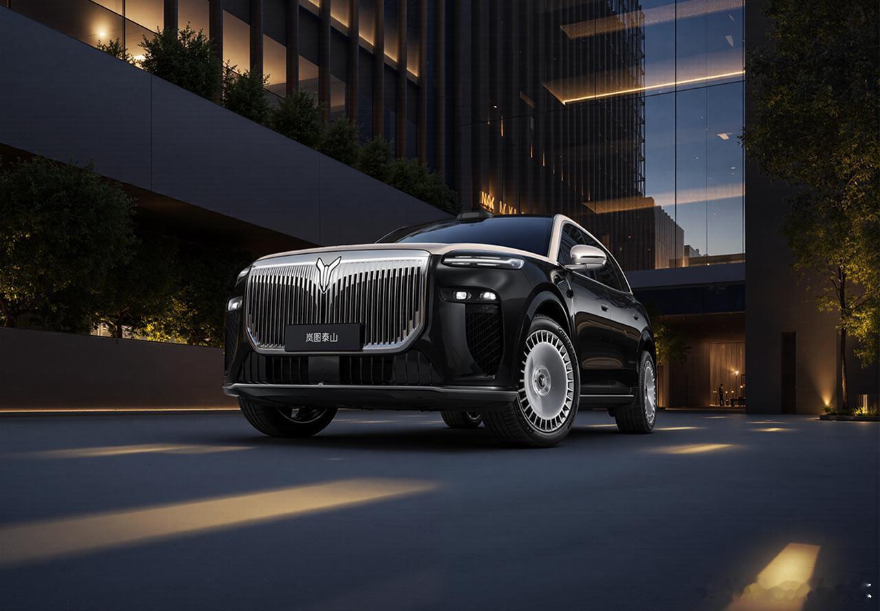 这气场，泰山简直霸气侧漏！岚图泰山的设计真是深谙中式美学啊！自从泰山的内饰曝光以