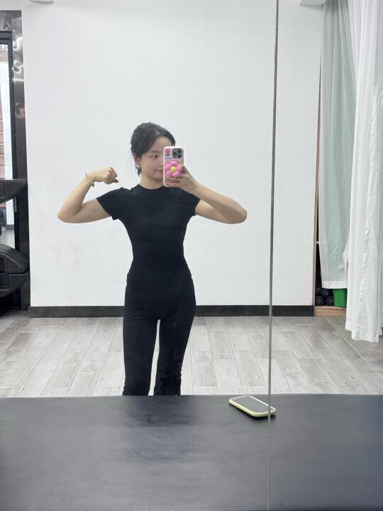 155cm 48kg穿的严严实实，还是被夸身材好