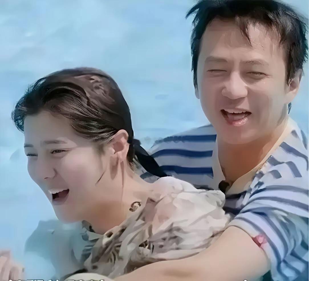 这不是他的妻子，也不是其他女生，这是鹿晗。孟的看上去，我还认为是邓超不守夫德呢。