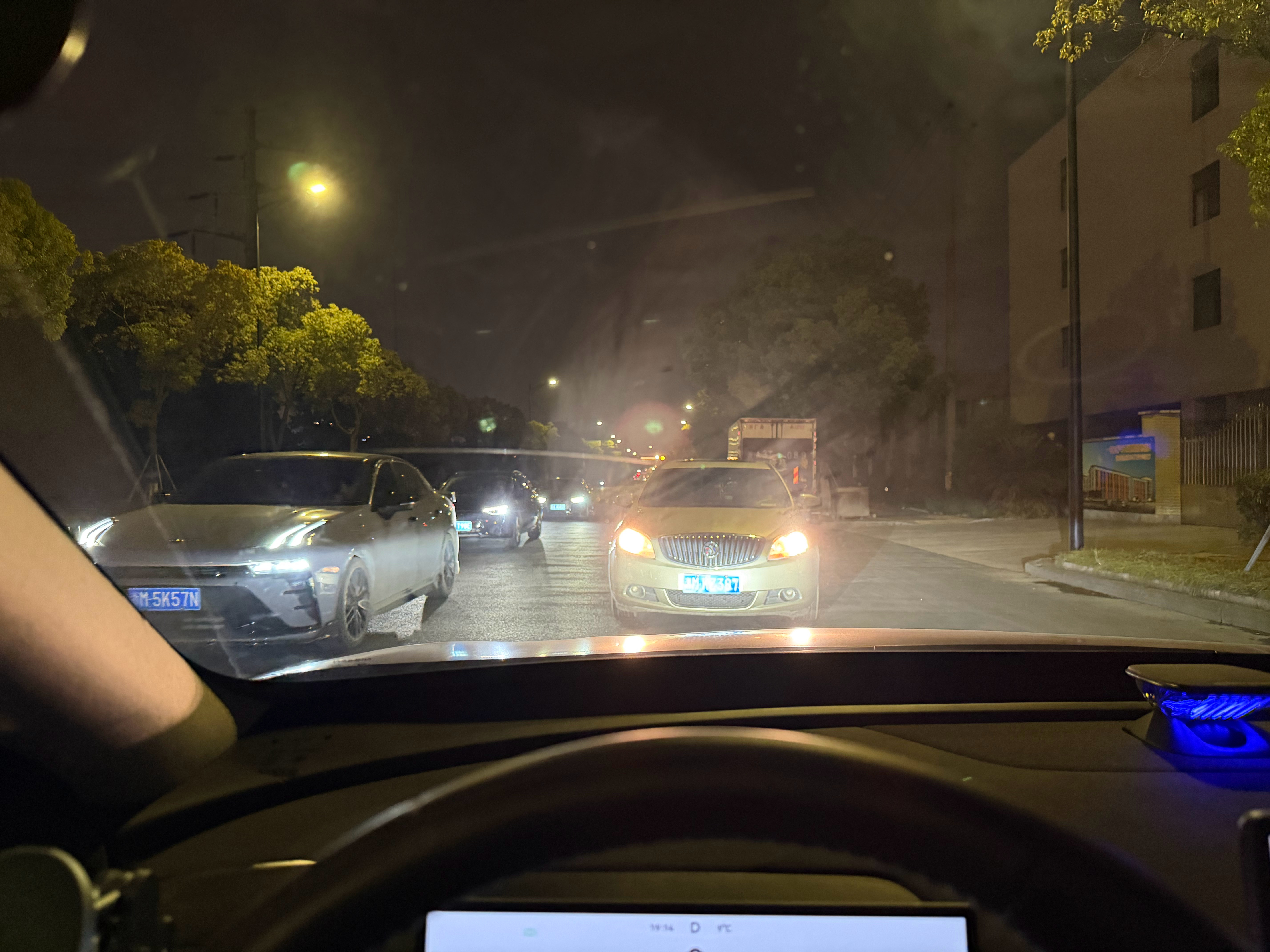 猜猜谁开的是对的？日产天籁