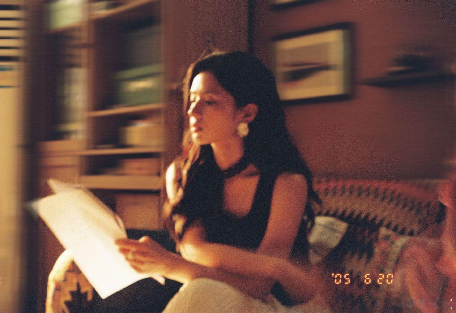 野狗骨头下证了宋威龙张婧仪新剧过审下证 宋威龙张婧仪新剧过审下证，野狗骨头下证了