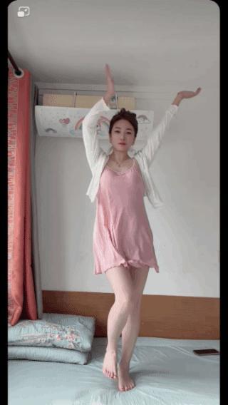 原始的清纯，
灵动的美感！
腹有诗书千万卷，
不用摇曳气自华！
优美的舞蹈，
紧