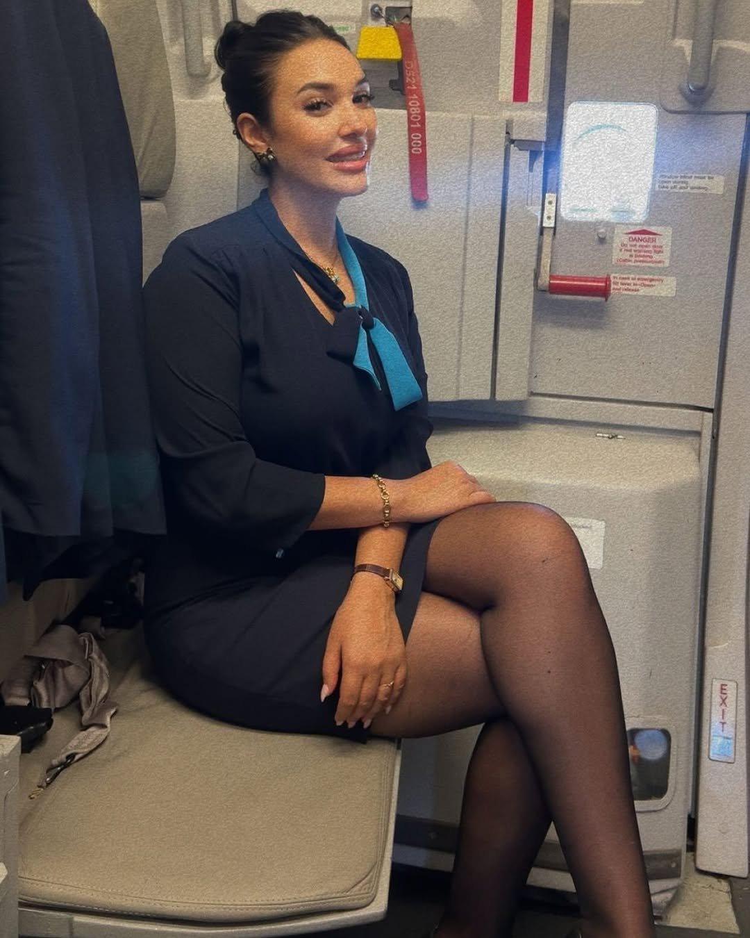 上联：梨花愁细雨，请对一个下联柳絮恋春风