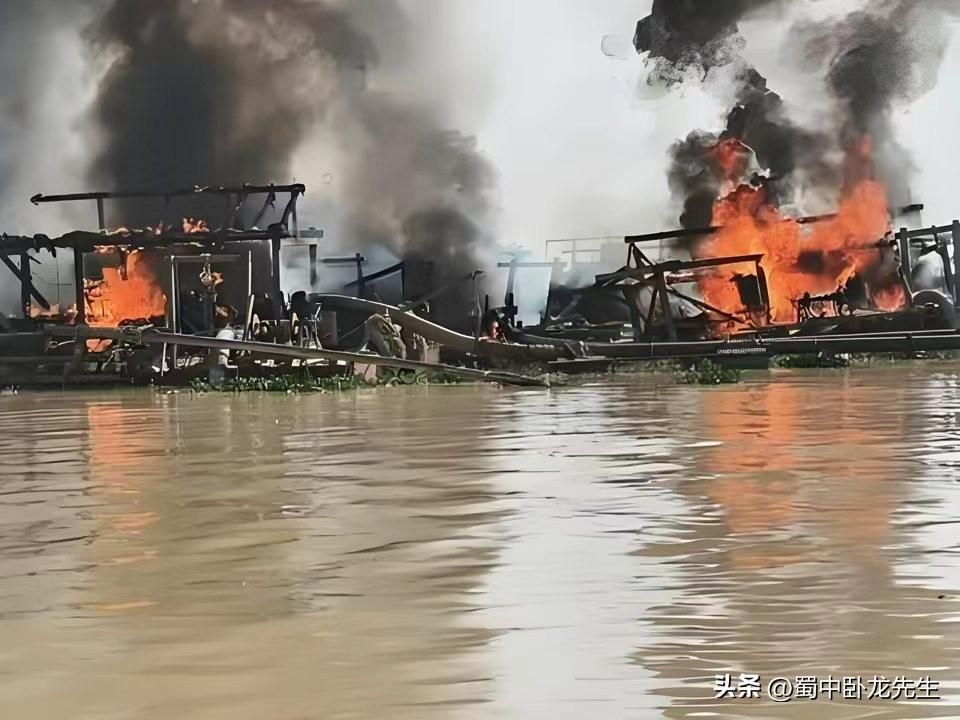 今天传来缅军战机无情轰炸实皆省甘勃卢县遵拉镇大量淘金船却另有隐情的最新消息。20