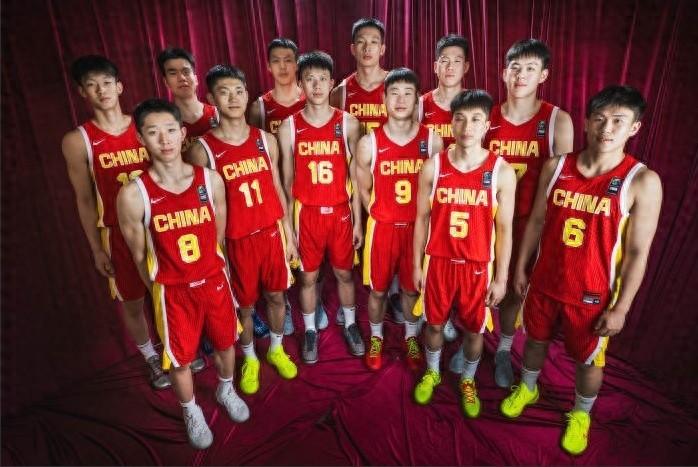 中国U17男篮下半场攻防两端完爆新西兰，让对手命中率骤降、失误成串，全场拿到世青