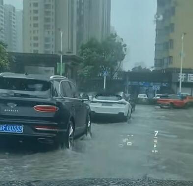苏f杂谈[超话] 南通宾利第378部。​ ​​​ ​​​​
