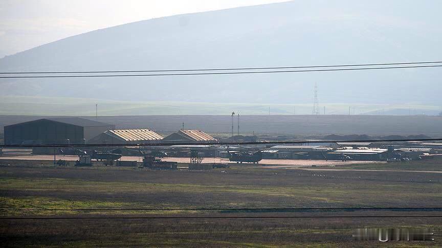 马杜罗被抓后，哈梅内伊估计也要瑟瑟发抖了
这次执行打击行动的是美军著名的陆军第1