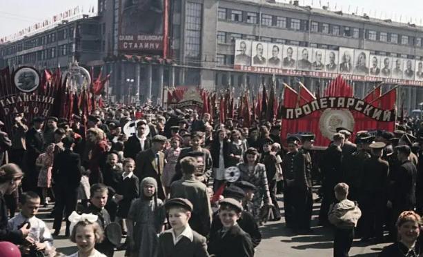 美国厄运无法逃脱，未来将比苏联凄惨一万倍，成为下一个衰落的帝国，之所以这么说，是