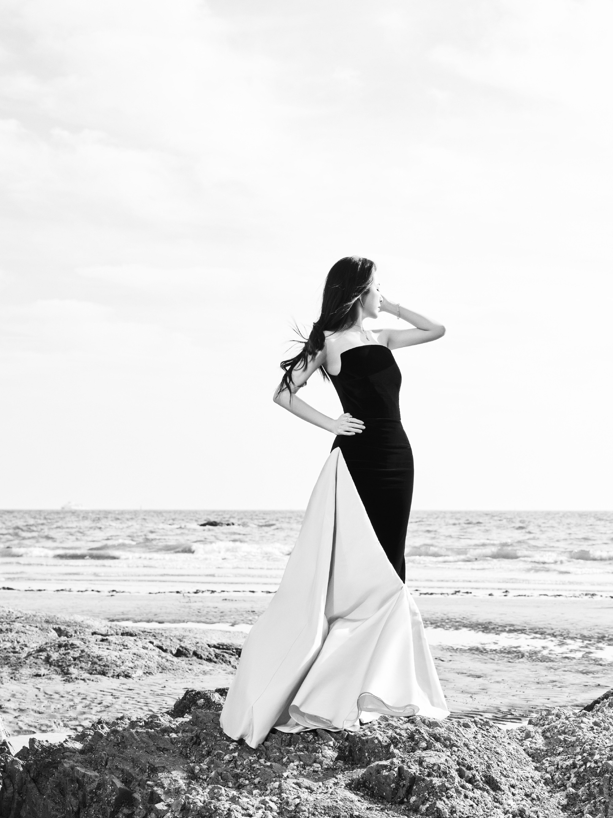 曾黎岸礁风格大片，blackpink色彩，格调满满。曾黎