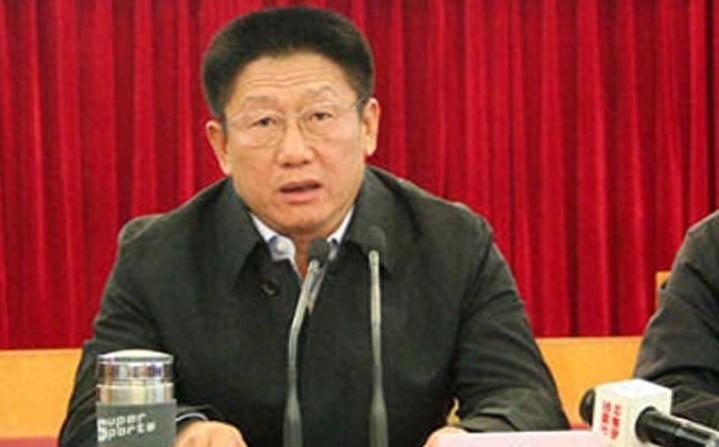 蒋尊玉家族式腐败内幕曝光，案件波及97人，他与妻子假离婚并与女儿一同接受审判
1