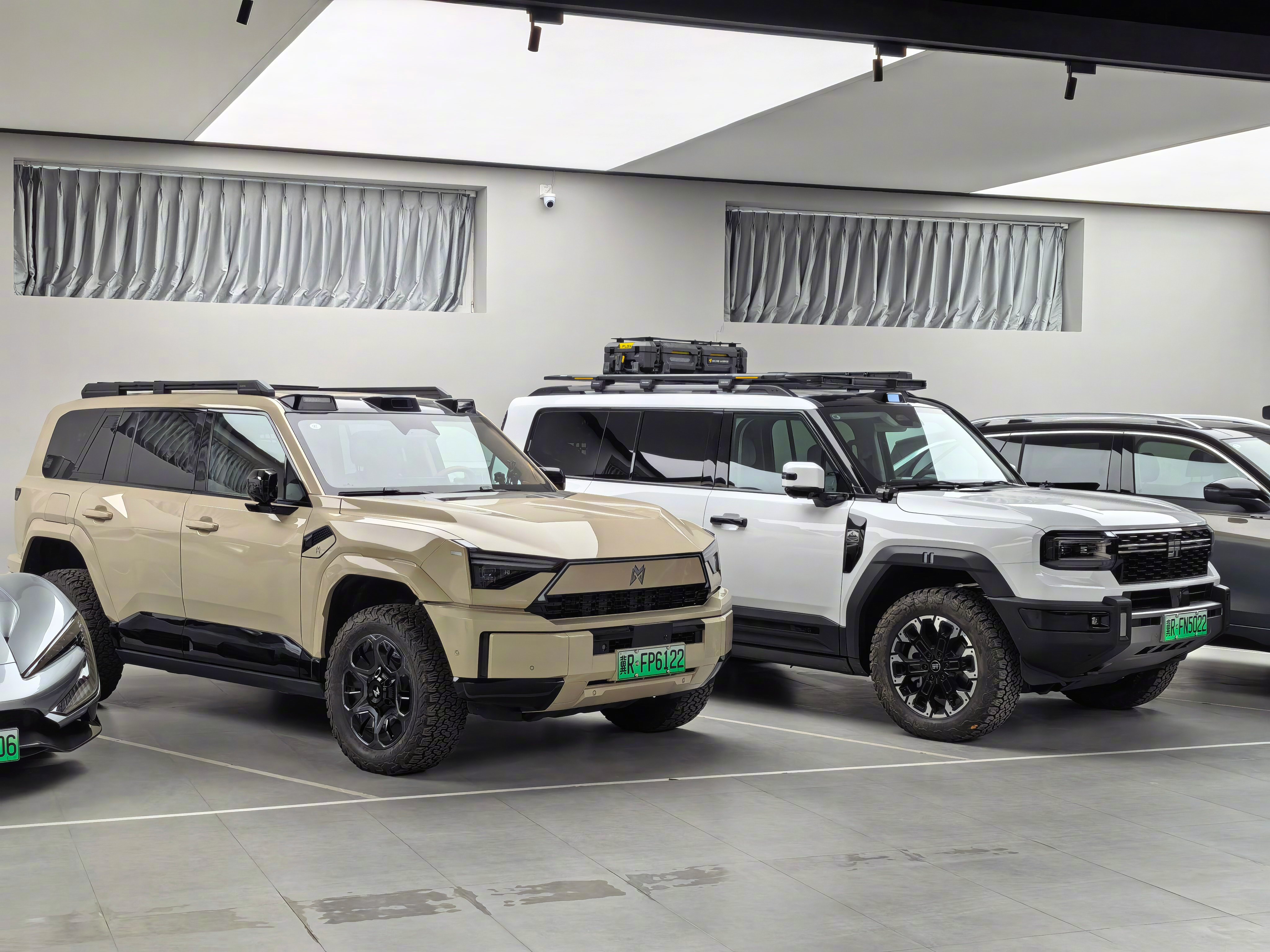 周末回车库换个车，开了几天RS 6加油花1000，感觉肉疼纠结了下是开SUV还是