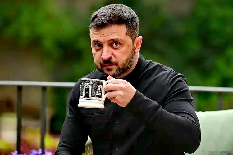 泽连斯基“碰瓷”中国，只是向美国献“投名状”而已！

据报道，乌克兰总统泽连斯基