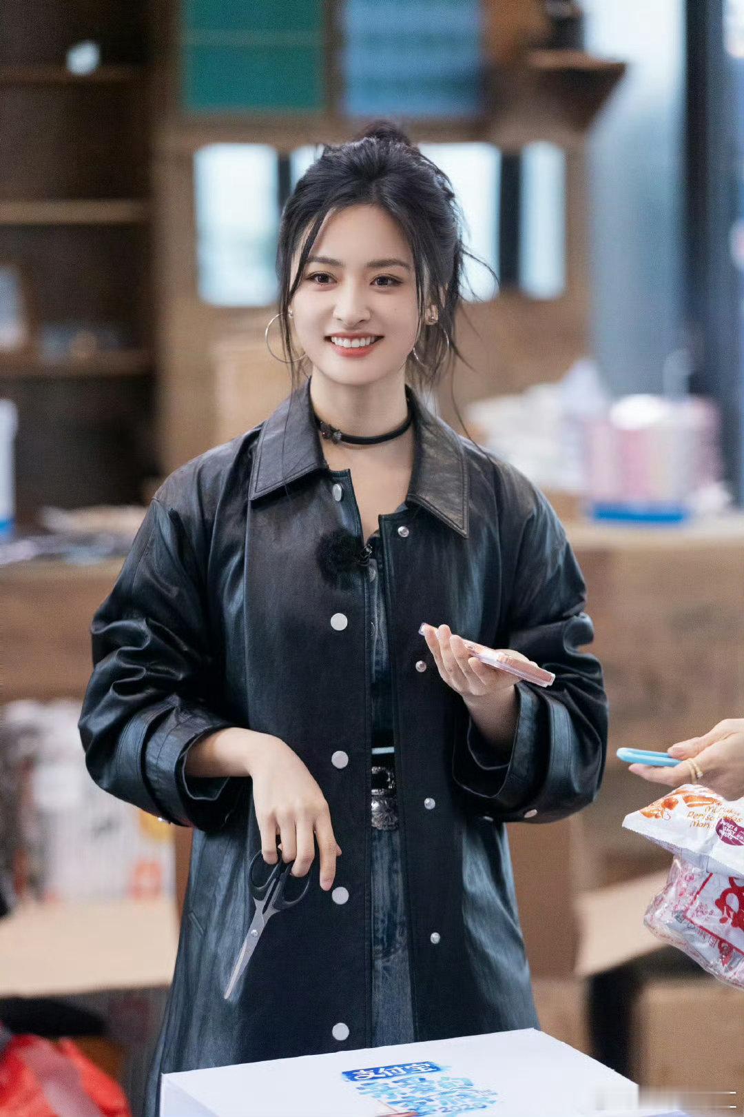 亲爱的客栈新年开工直播亲爱的客栈 活力开工，快乐加倍，今晚一起追直播追客栈！ 