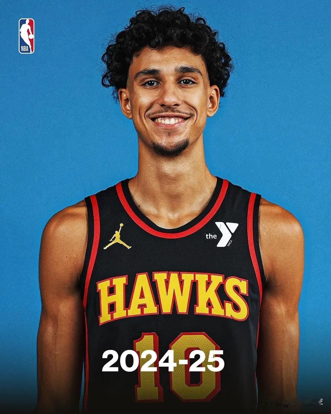 状元里萨谢真时尚啊

NBA官方晒出一组独行侠新援里萨谢的定妆照并写道：“扎卡里