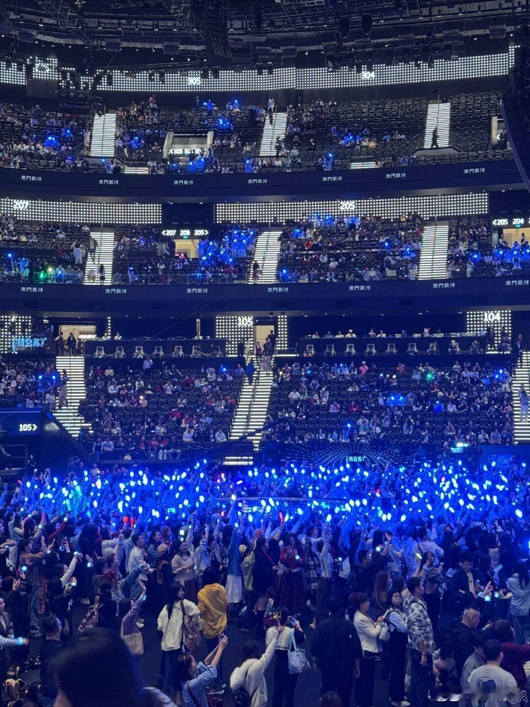 王俊凯跨年蓝海王俊凯江苏跨年蓝海王俊凯江苏跨年蓝海，哇塞哇塞， 