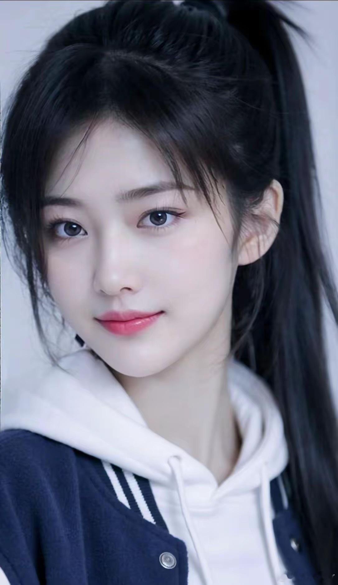 特别通透的一段话：“成长，永远发生在舒适区之外。同一件事，有人看见问题，有人看见