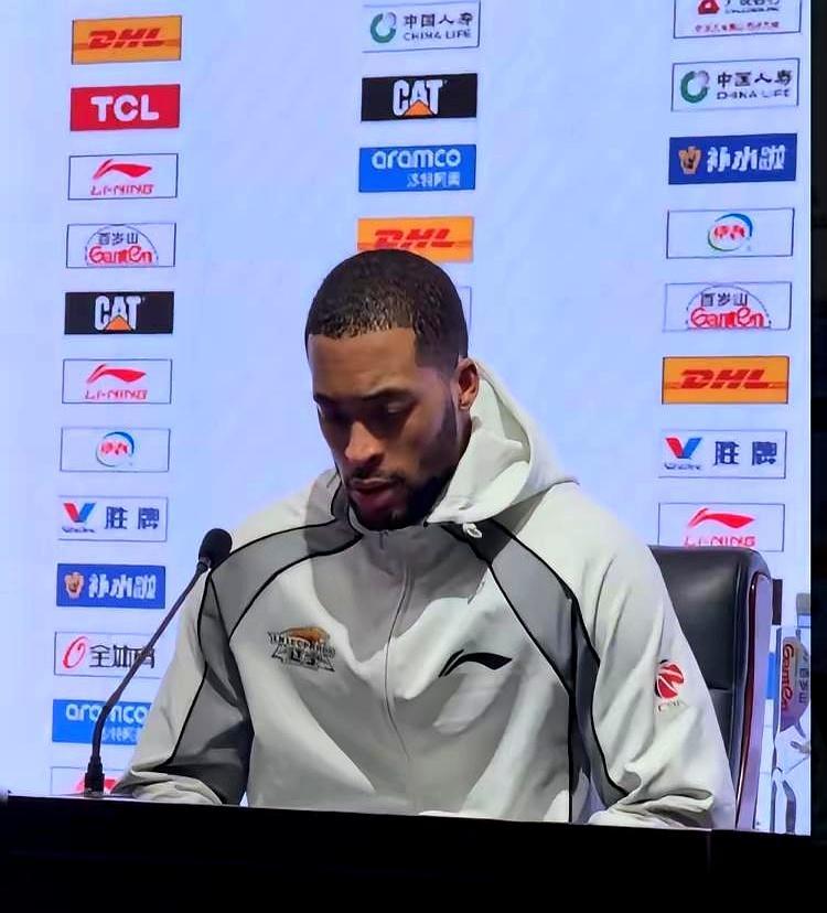 赛季第8位外援莱迪突然爆发，这表现跟赛前大家对这笔引援的质疑声形成了鲜明对比。