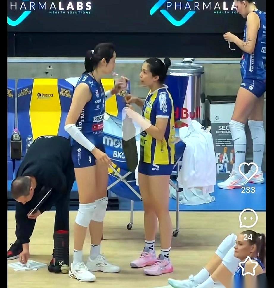 有些人，眼是瞎的还是心是瞎的？
说朱婷和庄宇珊0互动。
照片都怼脸上了，还在那儿