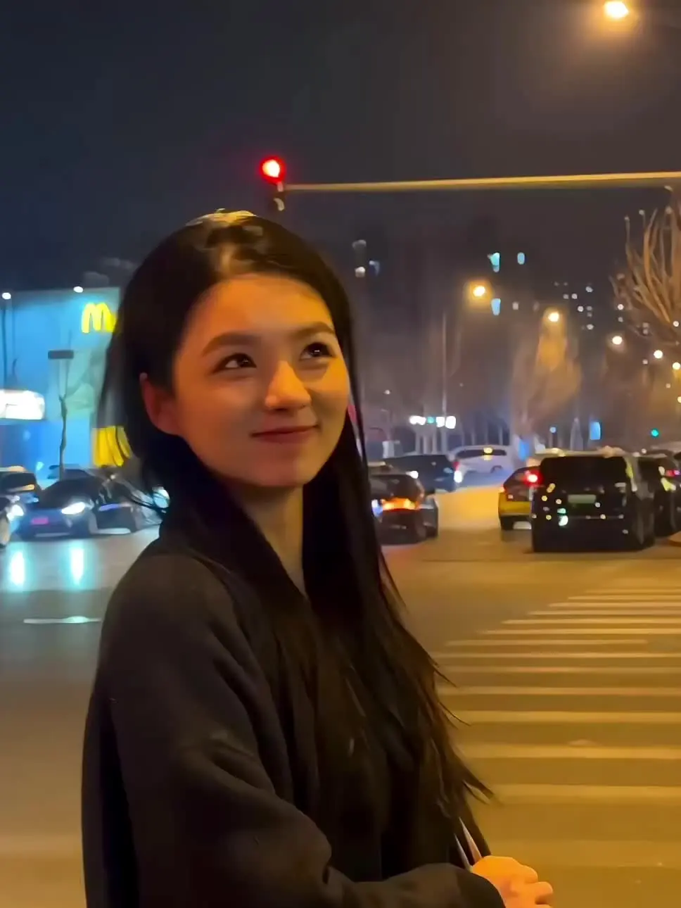 错的人会消耗你 对的人会治愈你 不要怀疑自己 总有人是为了爱你而来.