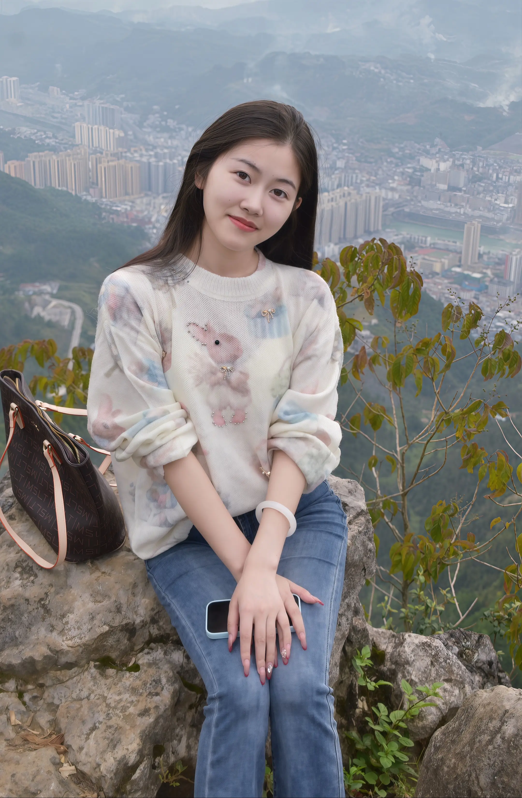 一辈子很短，一定要和舒服的人，一起舒心的过，频率相同的人，才能理解你的万里山河