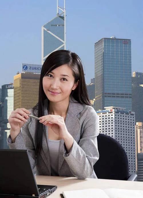 嘿，我的朋友，你一个人独自前行的样子真的很酷！你不需要
第一，嘿，我的朋友，你一