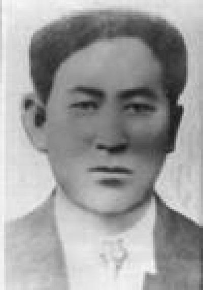 北大清华双料学霸弃笔扛枪，他是东北最早的红军军长
 
张甲洲（1907—1937