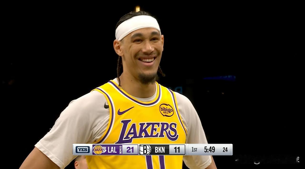 湖人中锋海斯化身为了篮下巨无霸！在今天湖人客场挑战篮网的比赛中，目前两队的上半场