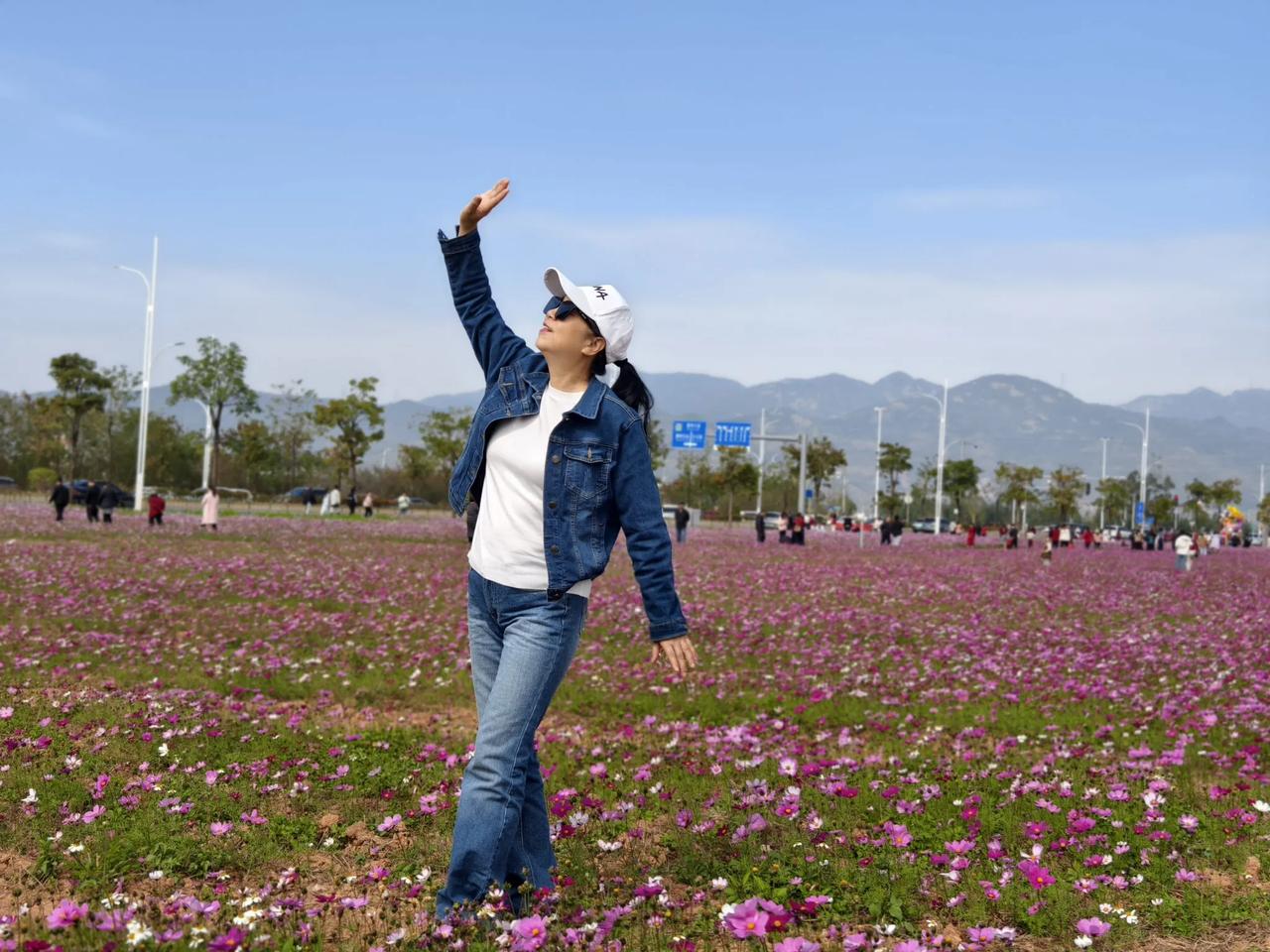 蛇年快乐！巳巳如意，生生不息！[烟花][福][玫瑰]