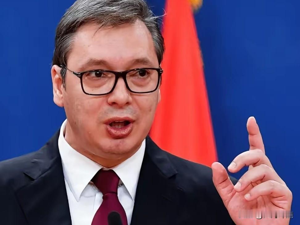 刚刚
塞尔维亚总统武契奇表示
中国企业承建的
塞尔维亚高速铁路
顺利通车了
我怀