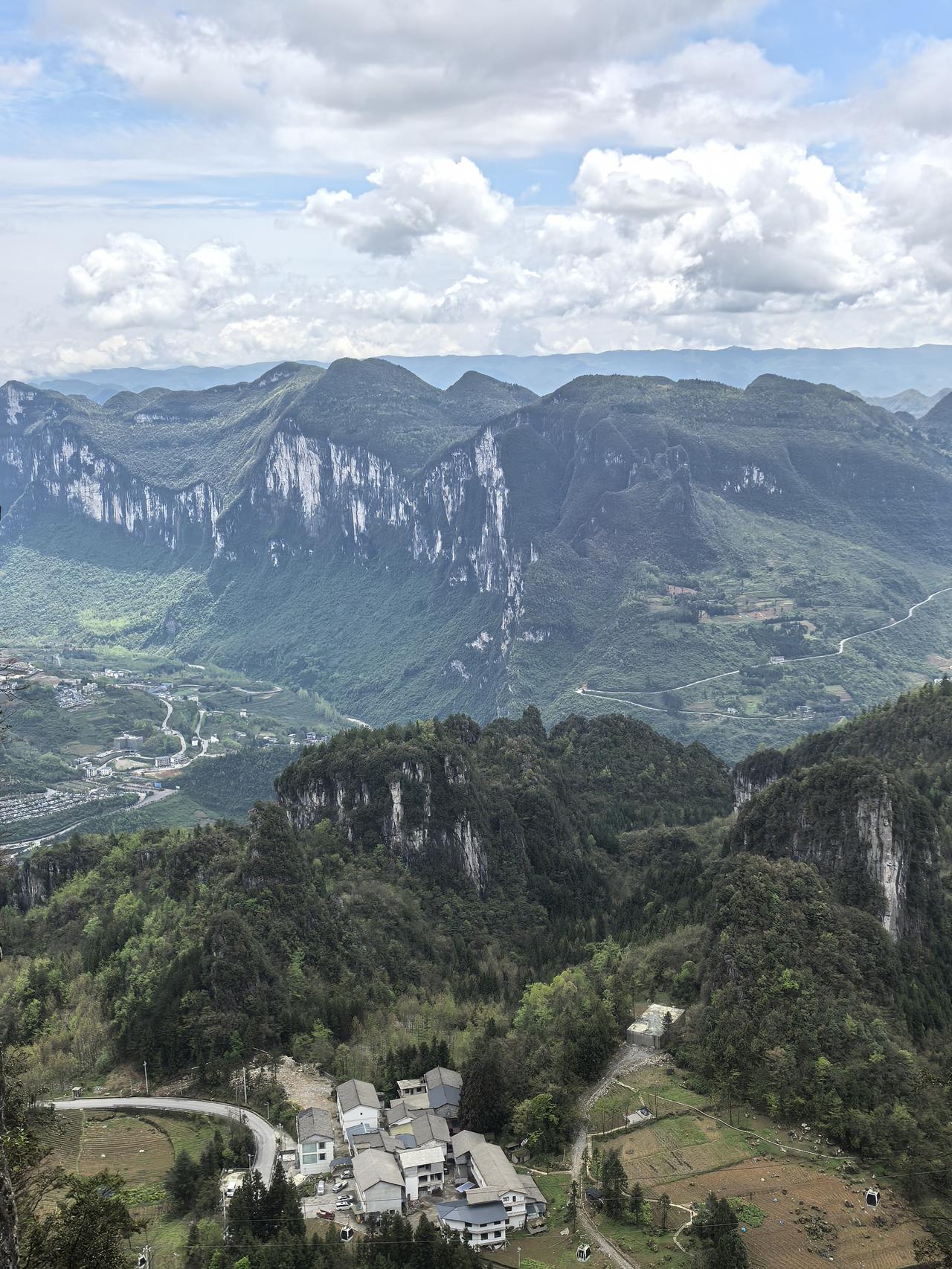 自驾恩施，参加了散客团，不知道踩没踩坑？
       这次自驾游到到恩施，也是