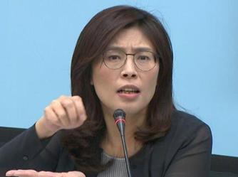 郑丽文表示，是虎也得给我趴着！
卢秀燕11天访美，超出城市交流的界限，本职越线，