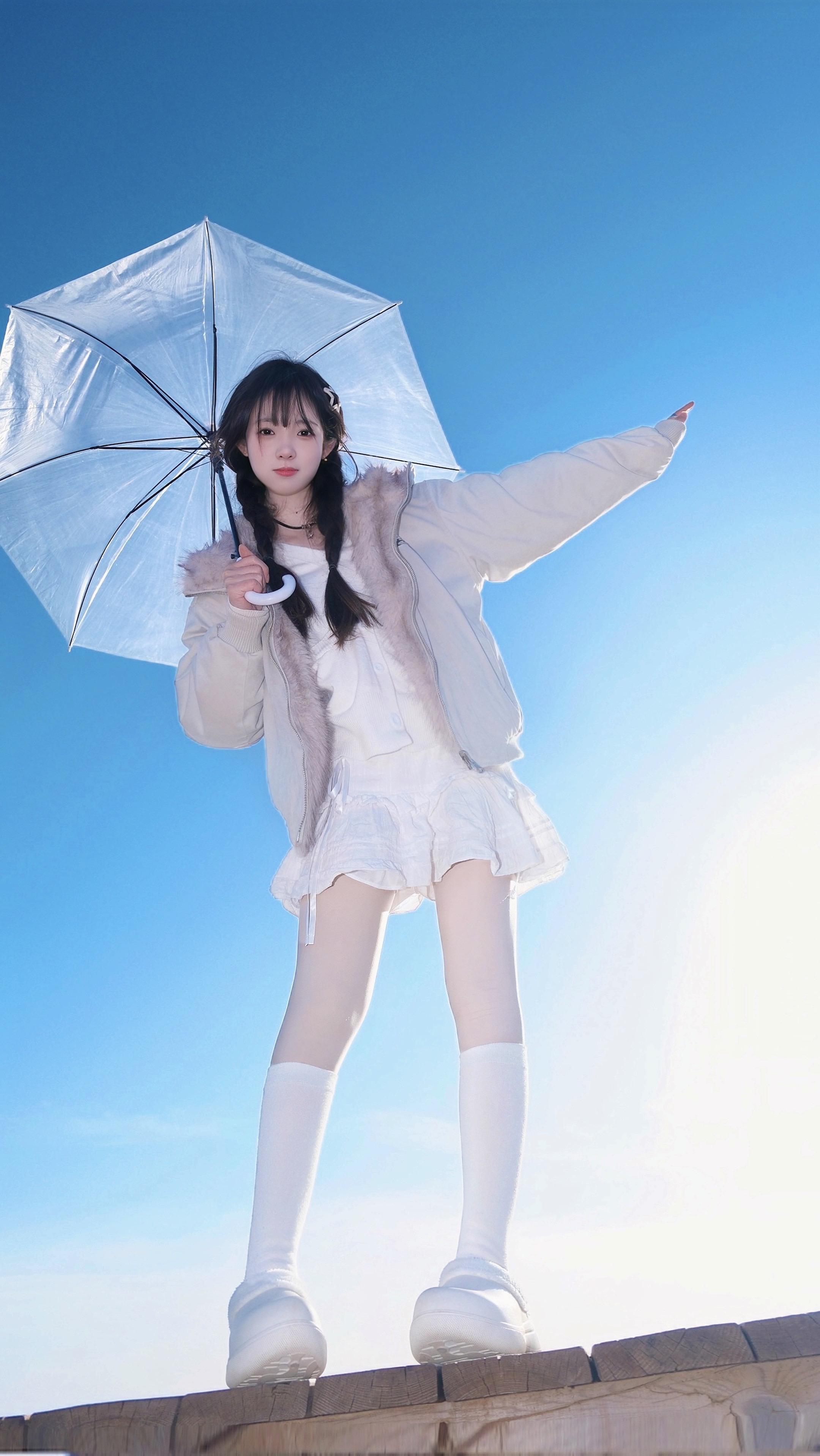 管它是现在或未来 我陪着你走