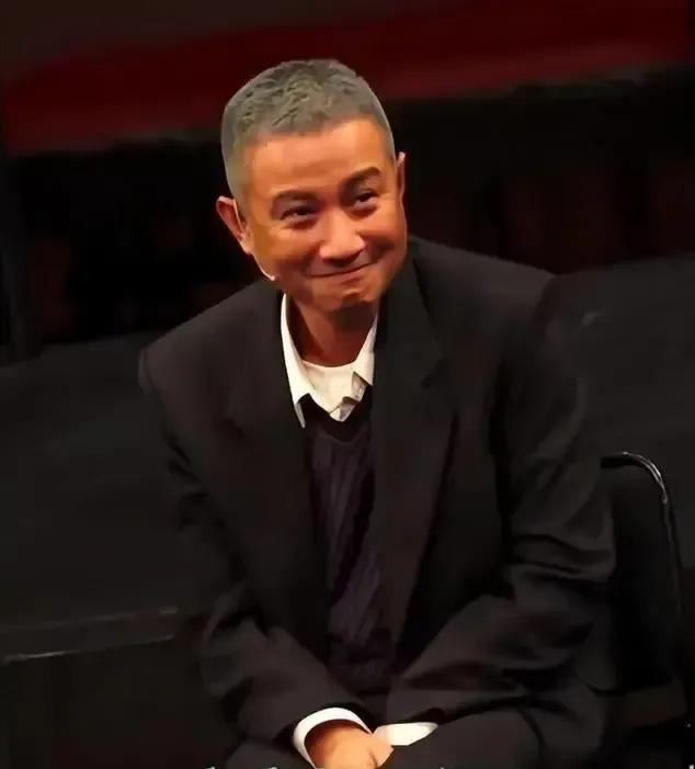 文章变了，变得沉稳， 低调，谦逊，过去那个动不动就趾高气扬，傲慢无礼的大男孩一点