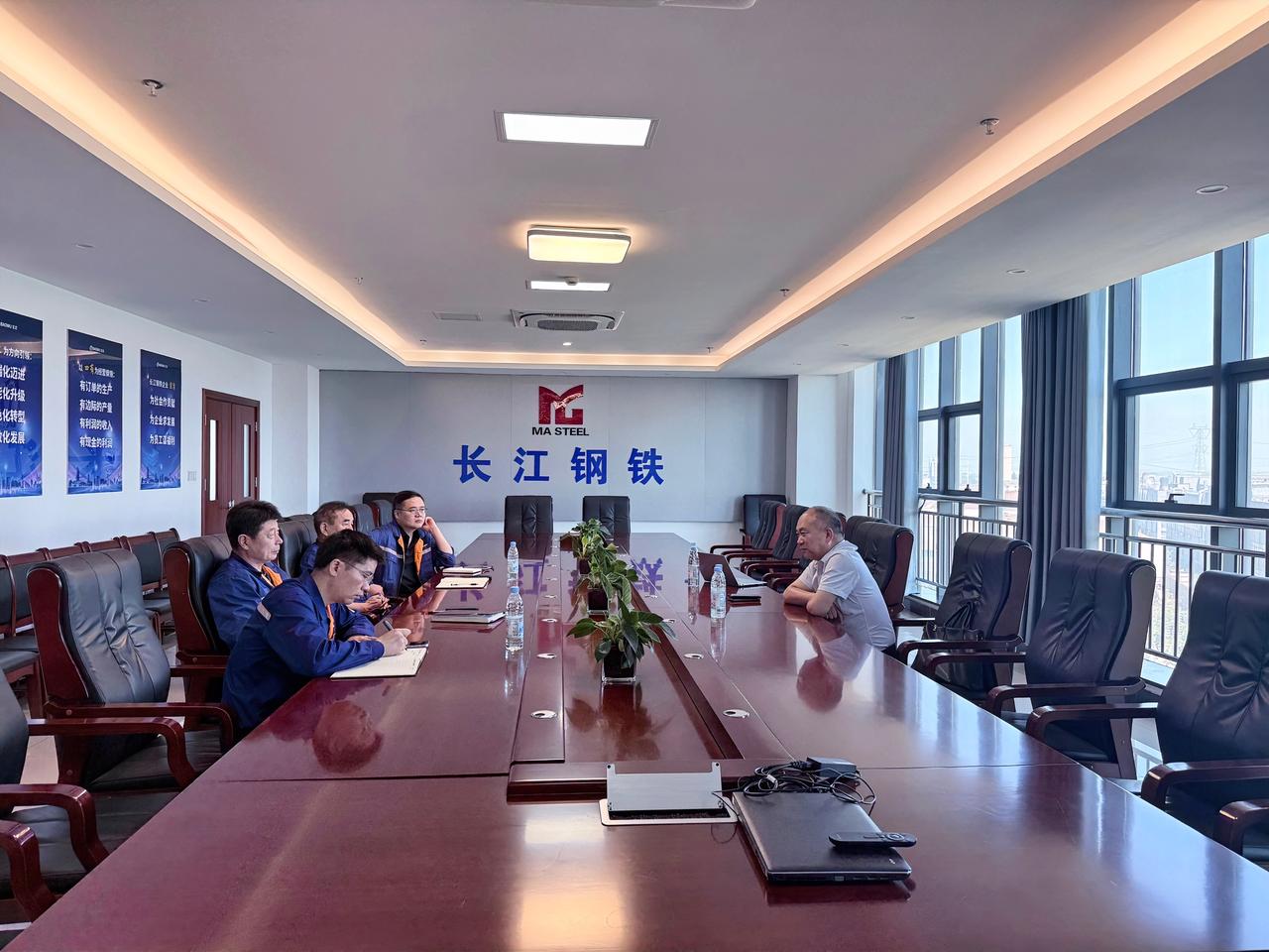  7月31日，江苏省钢铁行业协会会长陈洪冰、秘书长蒋莉一行赴安徽长江钢铁股份有限