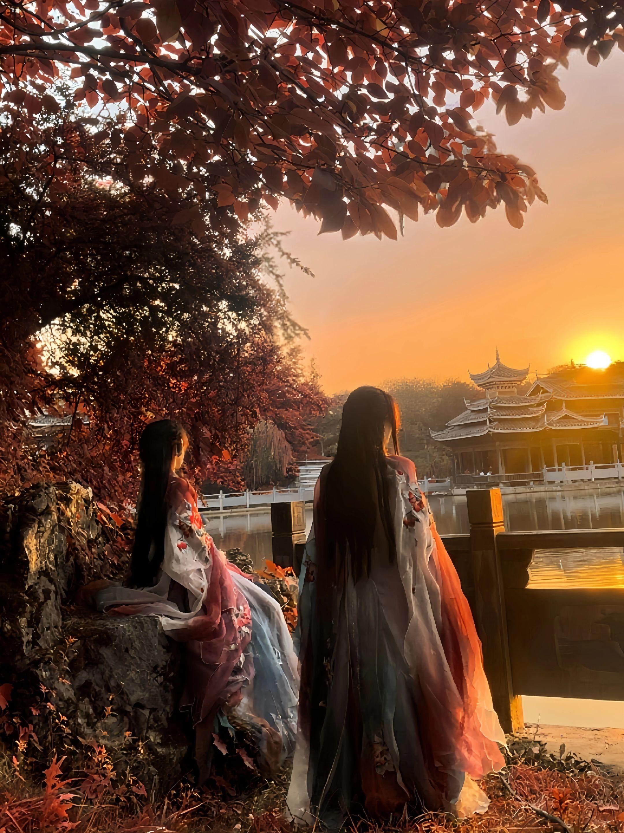 “缘起缘聚 春花灯下”