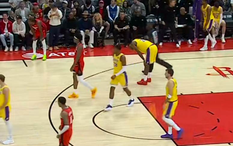 连丢三个防守篮板，怎么打？湖人vs火箭