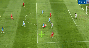 终于破门！海港1-0领先云南玉昆。
比赛进行到上半场第35分钟时，主场作战的上海