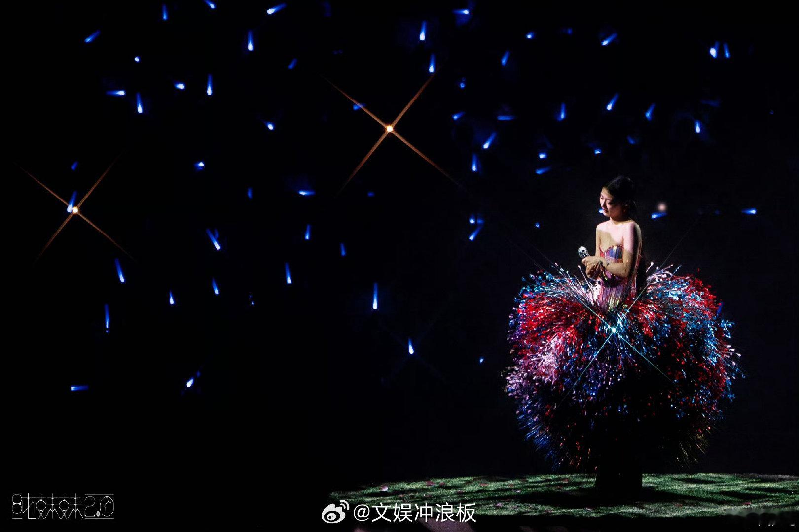 单依纯橄榄树唱完掌声一片谁能抗拒单依纯的《橄榄树》！演唱收尾的吟唱余韵悠长，歌曲