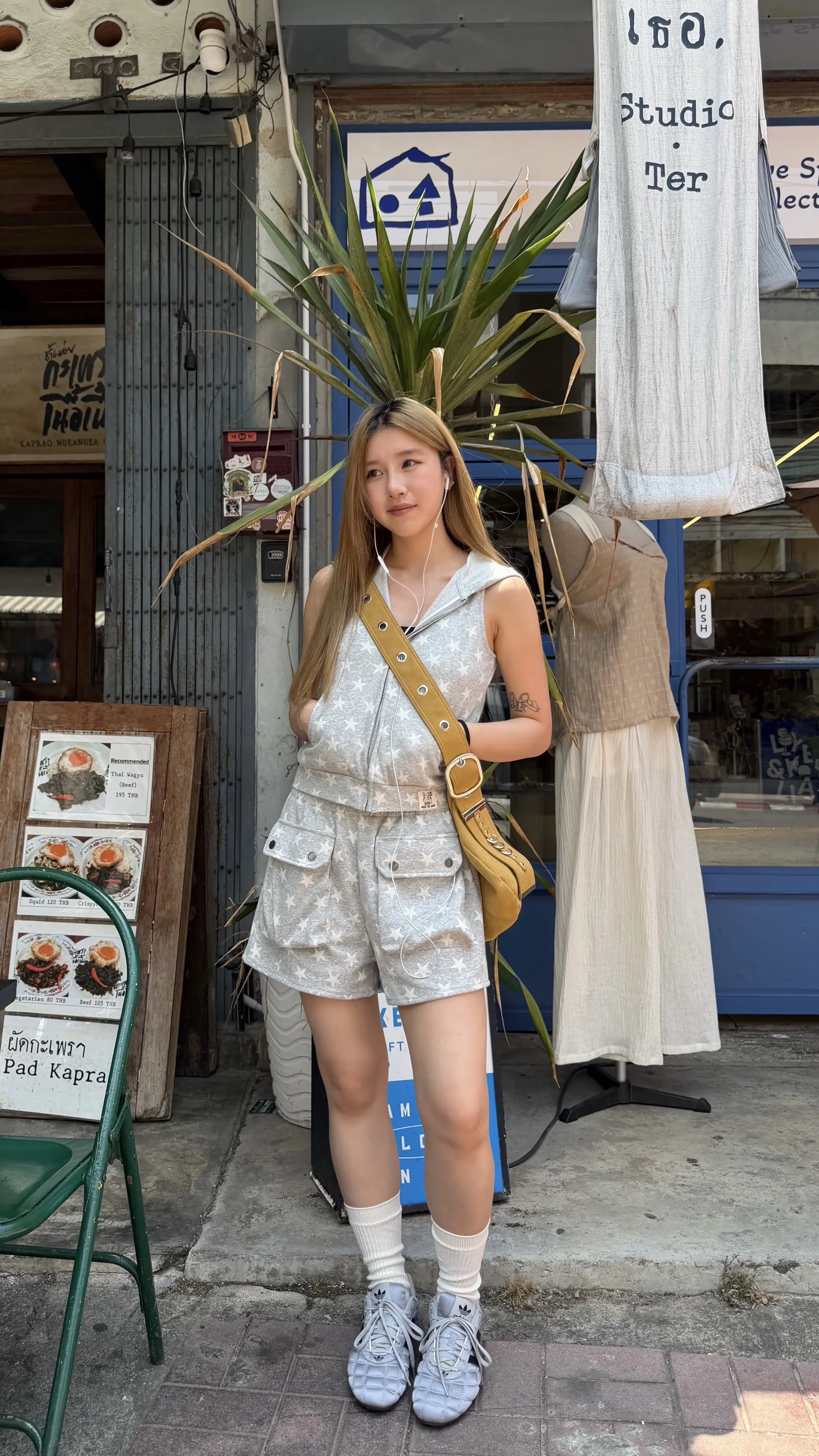 炎热的夏天。