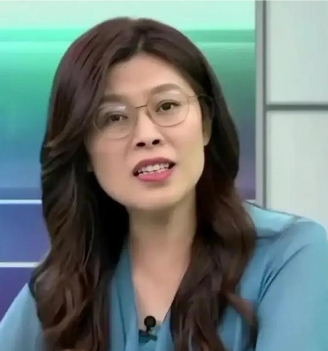 郑丽文：是虎也得给我扒着！卢秀燕11天访美，超出城市交流的界限，本职越线，大谈军