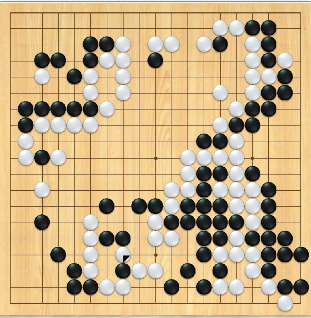 这局势，黑先，还能在中腹搞出点事吗？比如活棋，或者破空，等等