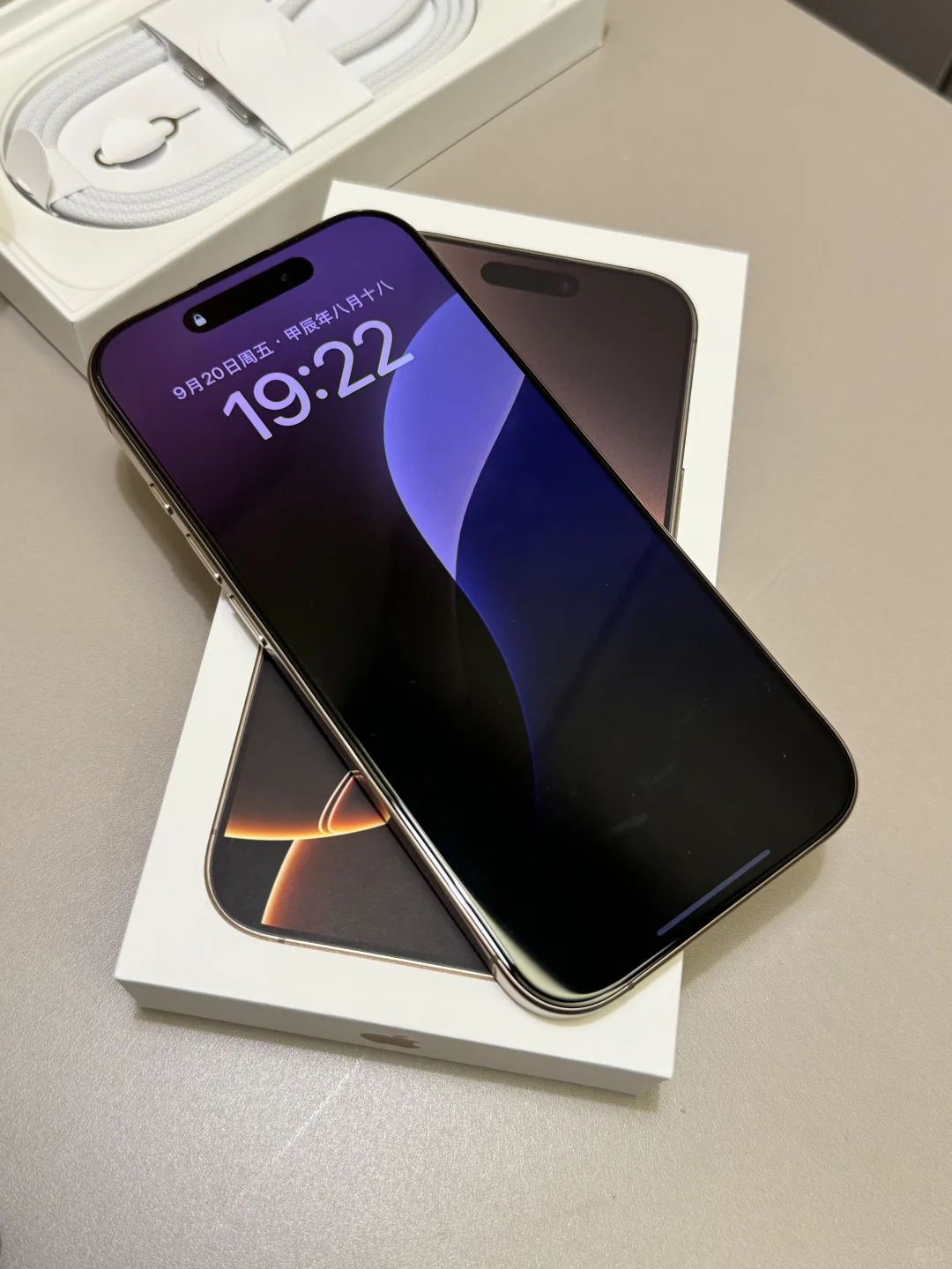 📱iPhone 16 Pro沙漠色钛金属首发上手体验